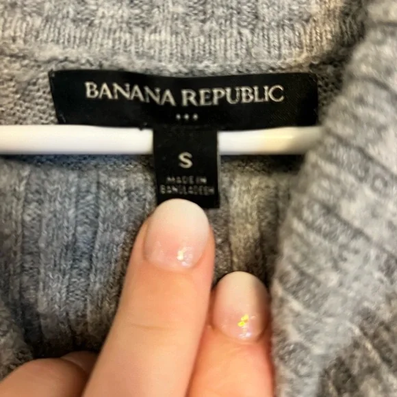 2/$30 Banana Republic - Gray Cowl Neck Sweater | Cozy Knit Pullover | Size S - Picture 6 of 8